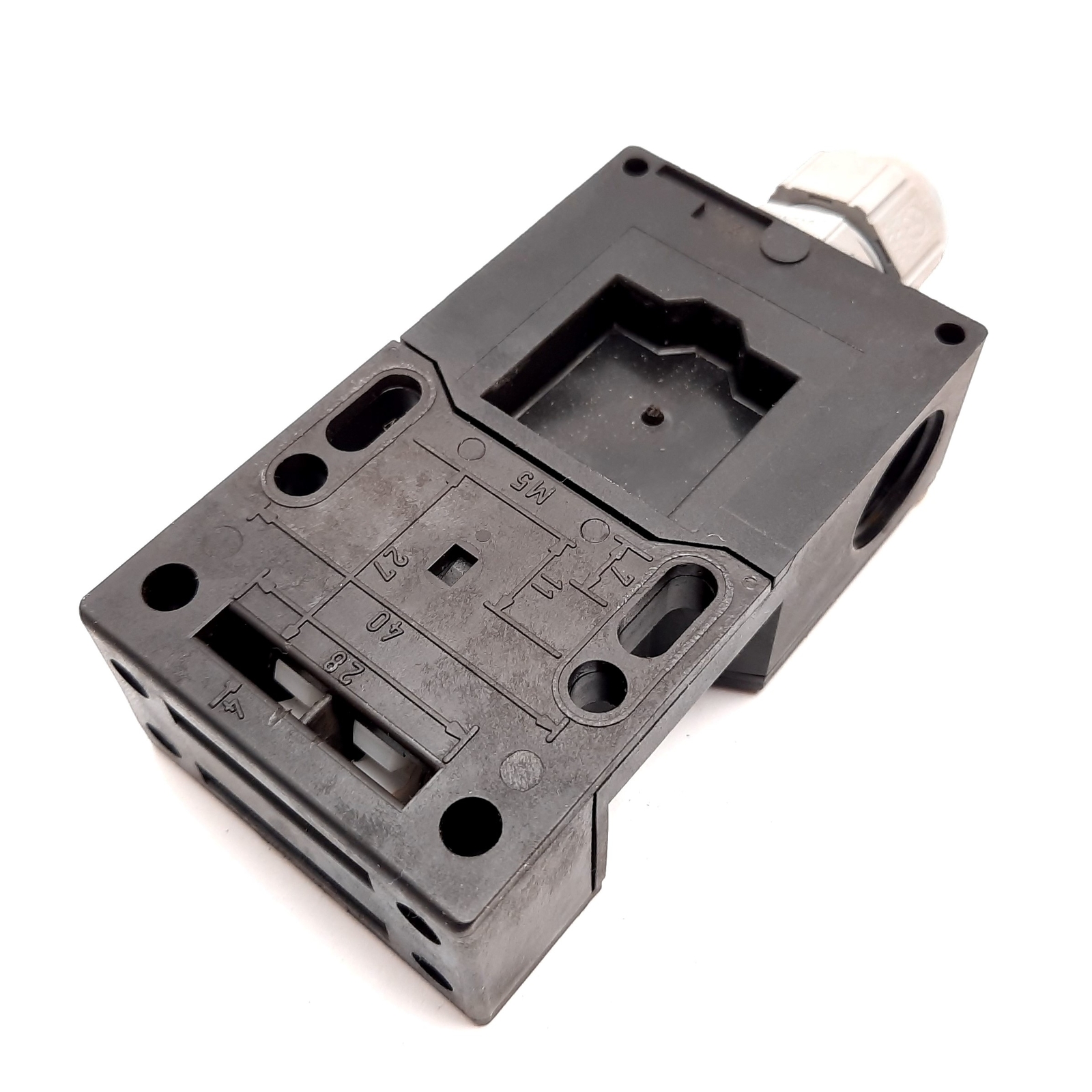 Schmersal AZ16-02zvk Safety Switch, 2x N/C Contacts, Rating: 230VAC 4A, With Key