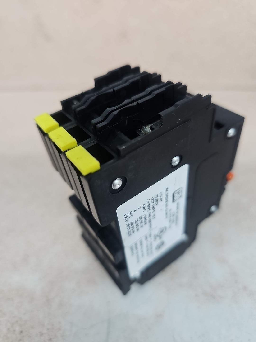 CBI QL-3(13)-DM-1-15A 2 POLE 15A CIRCUIT BREAKER Chipped