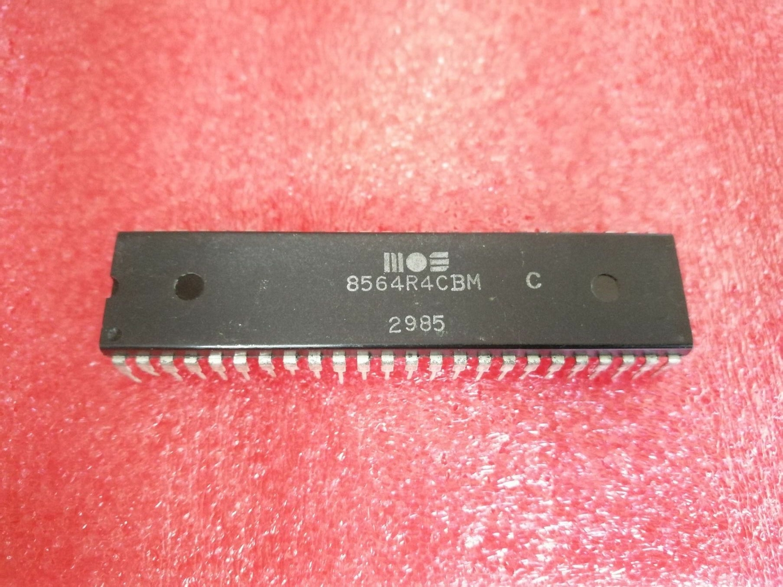 Vintage MOS 8564R4CBM 8564R5CBM 8564 Commodore C128 VIC-II E C128 PDIP48 x 1pc