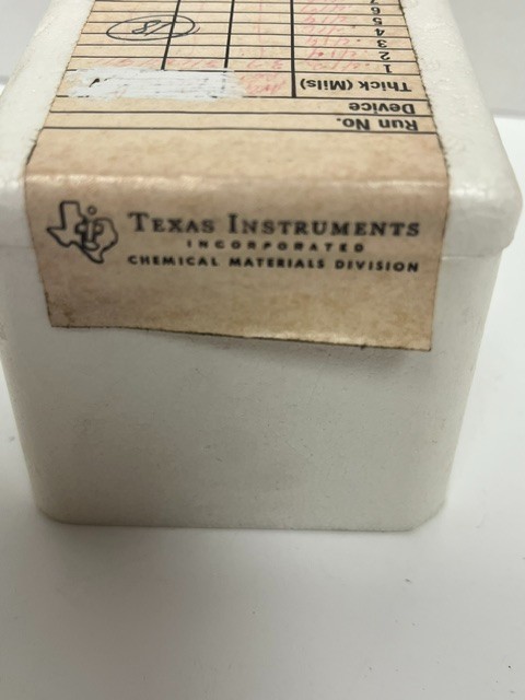 TEXAS INSTRUMENTS 50 MM (2″) SINGLE SIDED SILICON WAFERS, LOT OF 18