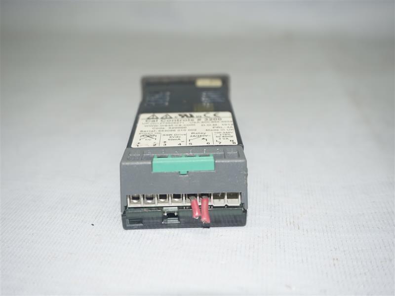 Cal Controls 3200 Temperature Controller 2A 250V 100-240V w/o Buttons AS IS