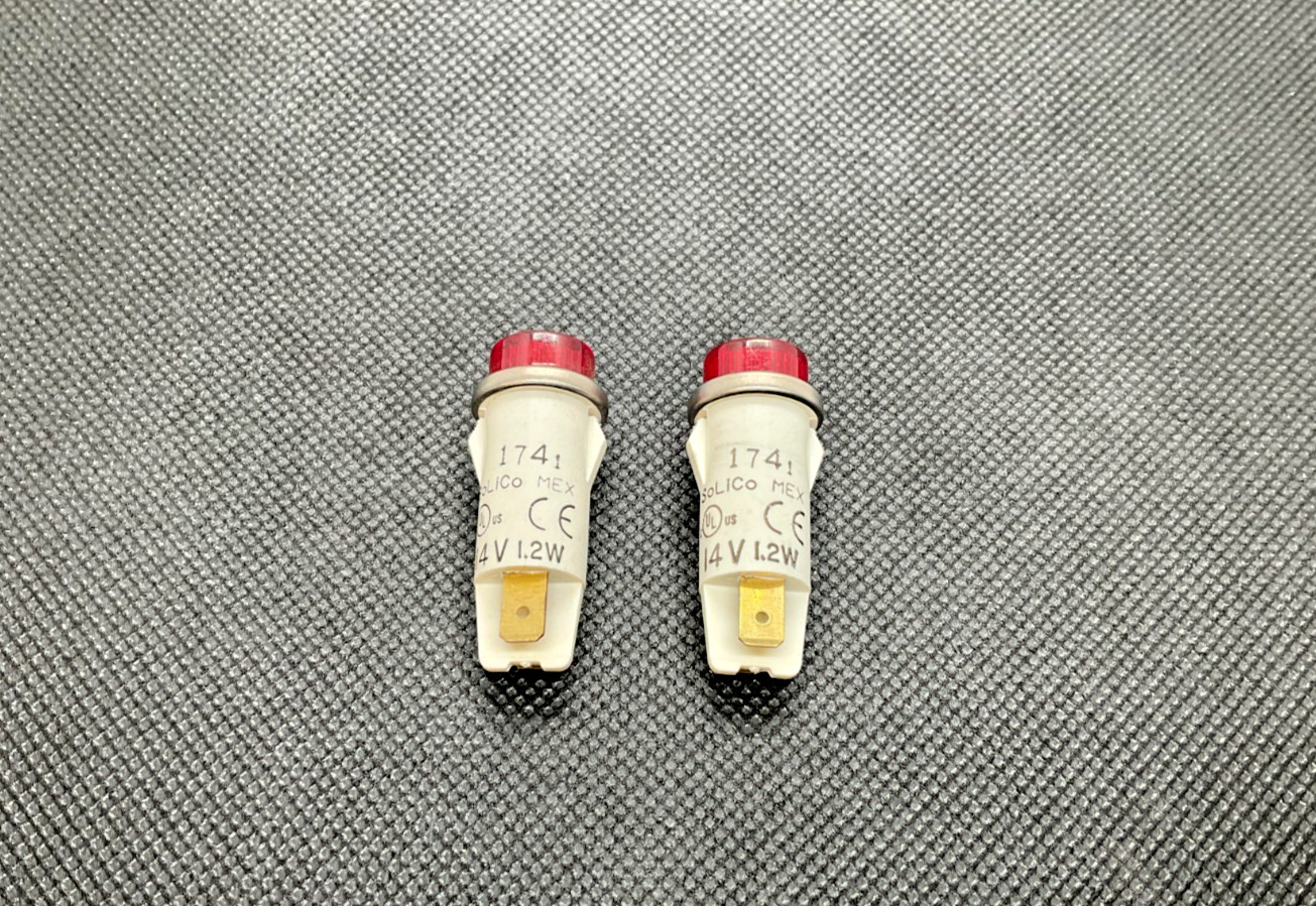 Solico 3035-3-11-38310 Red 14 V 1.2 W Indicator Lamp Lot of 2 New (TSC)