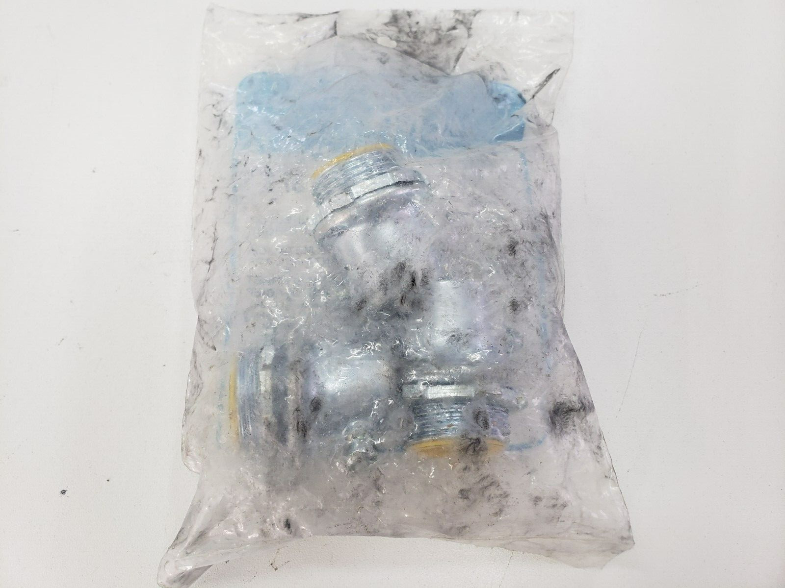 Bag of 3 – Halex EMT 28272 3/4″ Metallic Connector with Insulated Throat Conduit