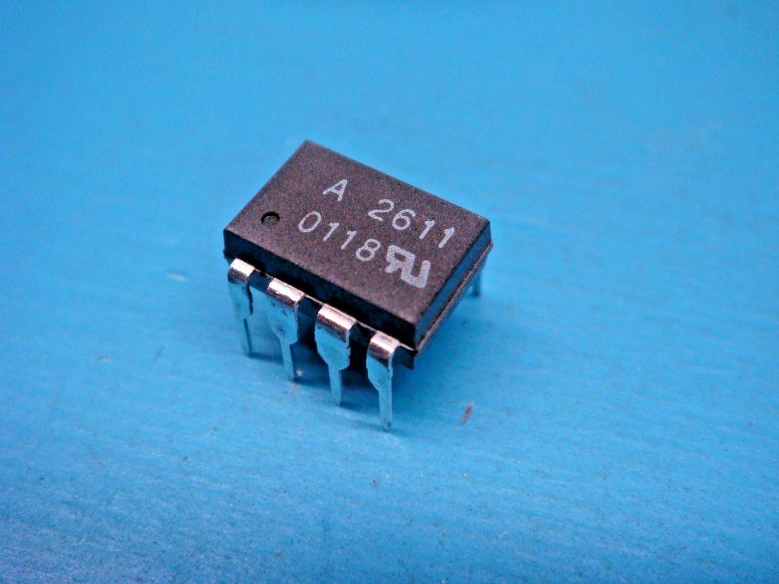 (1) AGILENT HCPL-2611 HIGH CMR HIGH SPEED TTL COMPATIBLE OPTOCOUPLER 8P DIP