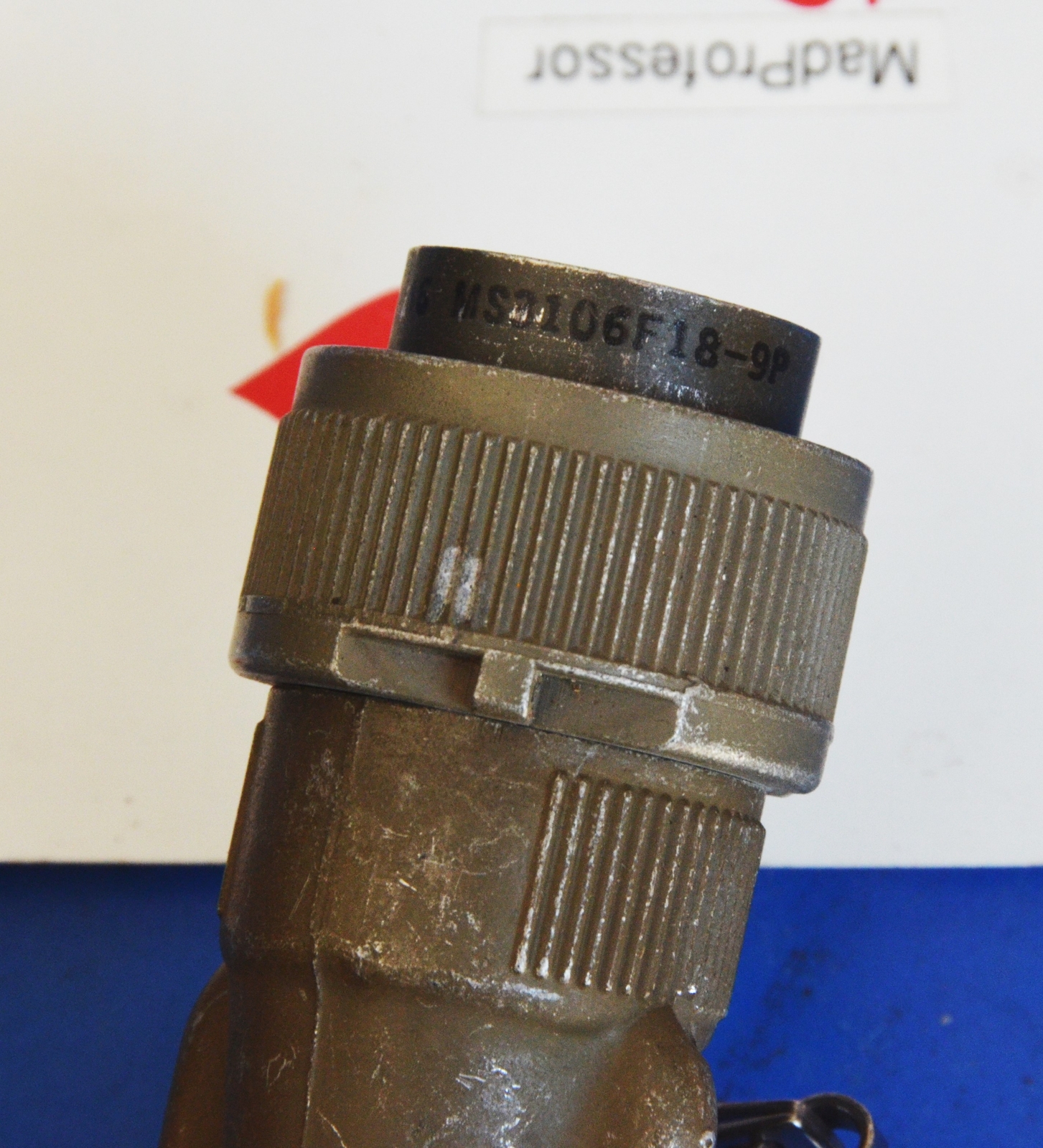 Amphenol MIL Spec 7-Pin Circular Connector Dust Cover Clamp Leviton Hosptl Grade
