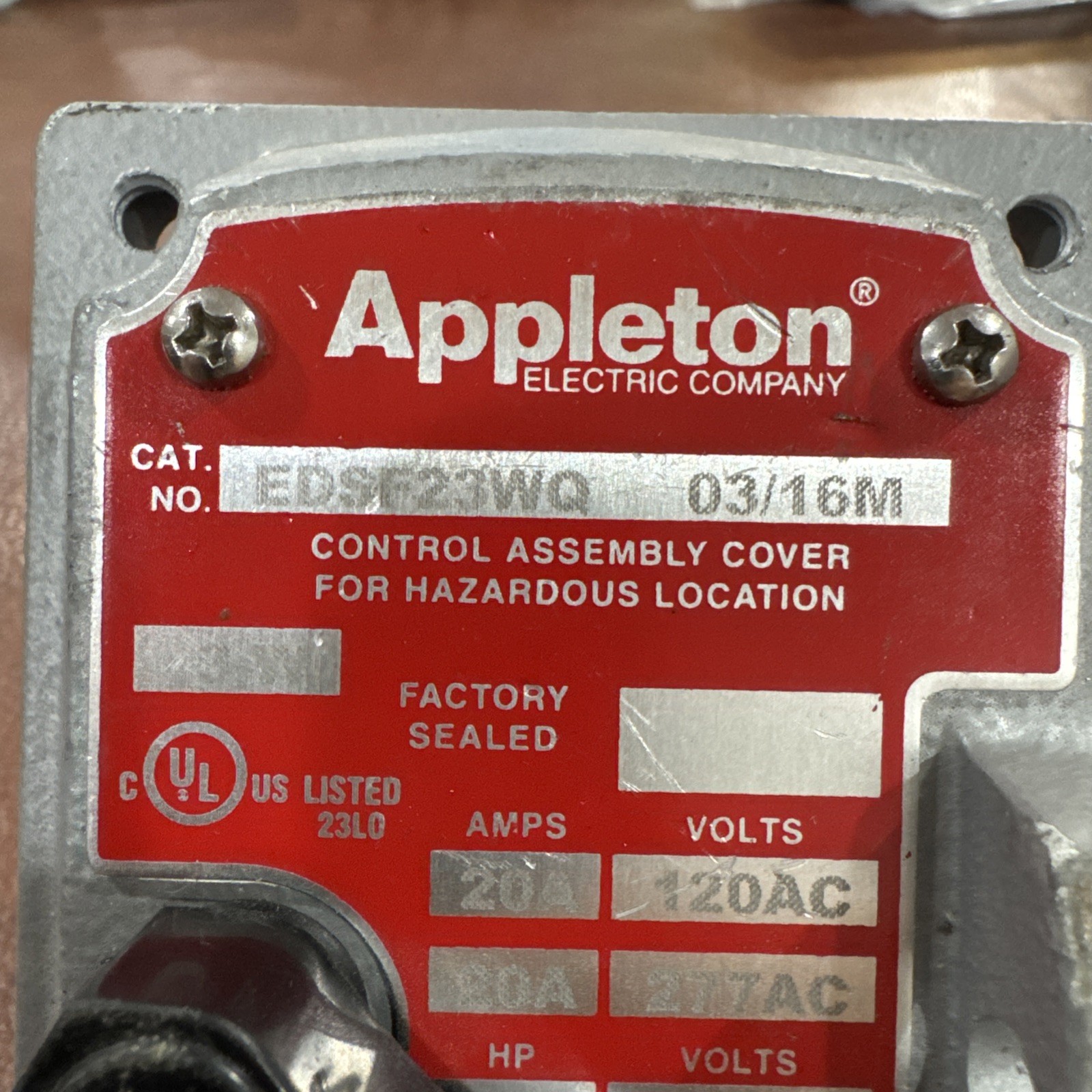 EMERSON APPLETON EDSF23WQ FRONT OPER COV-CHAMF-SW-3W 20A Cover Snap Switch Haz