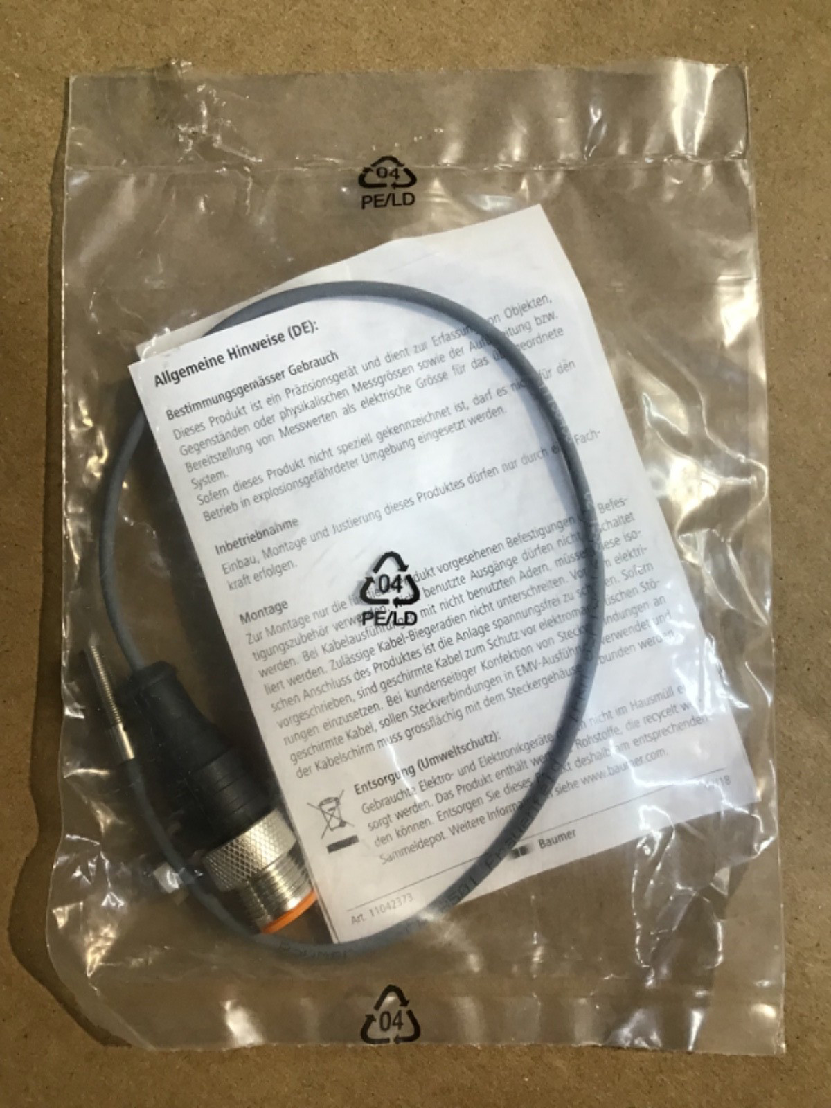 BAUMER IFRM 05P15/123794 INDUCTIVE PROXIMITY SENSOR, NEW IN PKG
