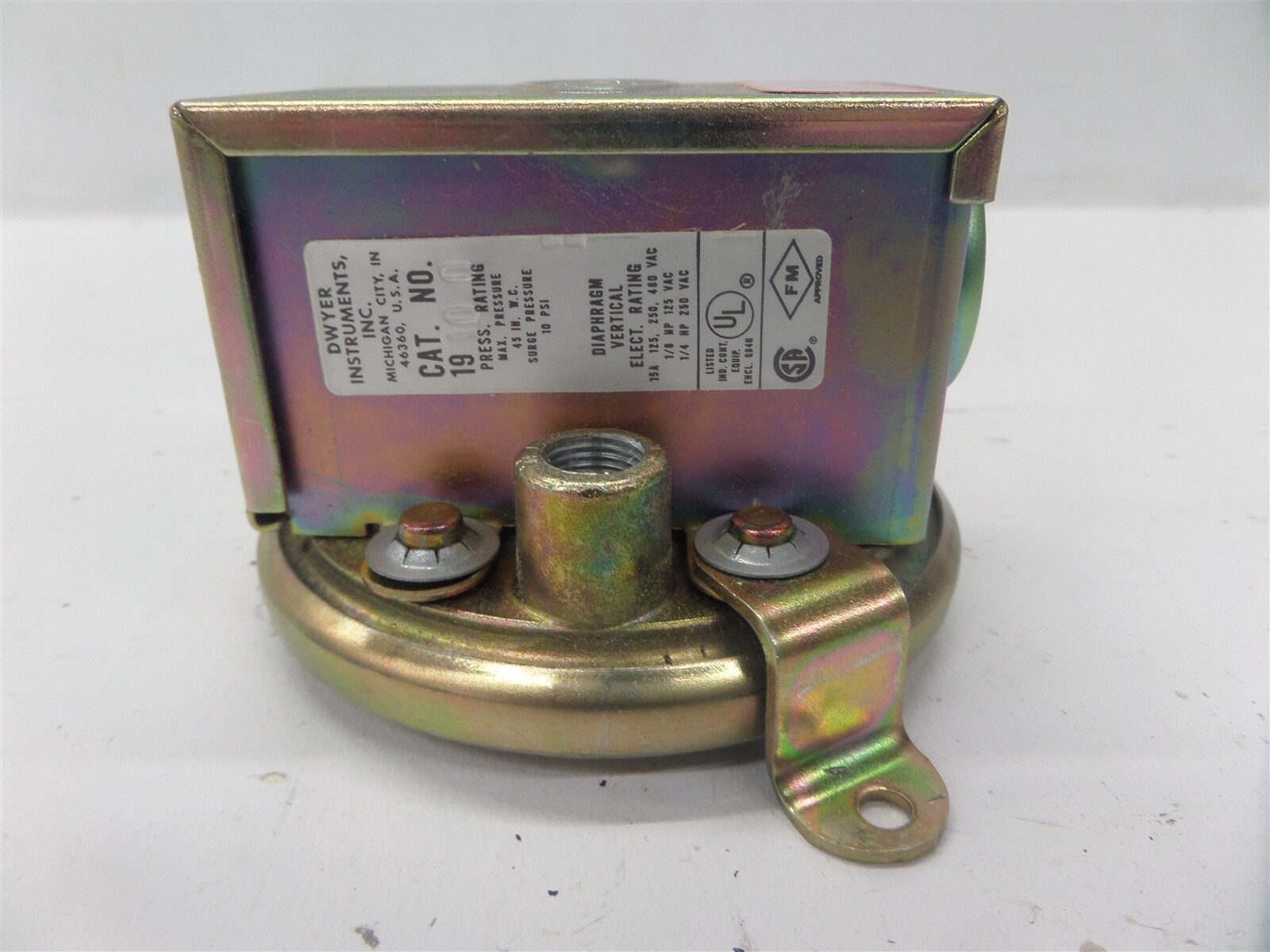 Dwyer Series 1900 Pressure Switch 1910-0