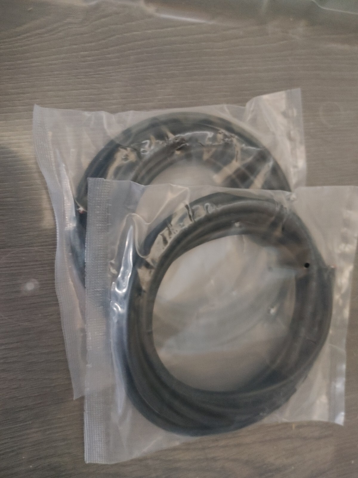 NEW 8′ 18/3 BLACK RUBBER CORD EXTENSION WIRE CABLE 300v awm 2464 Quantity 2