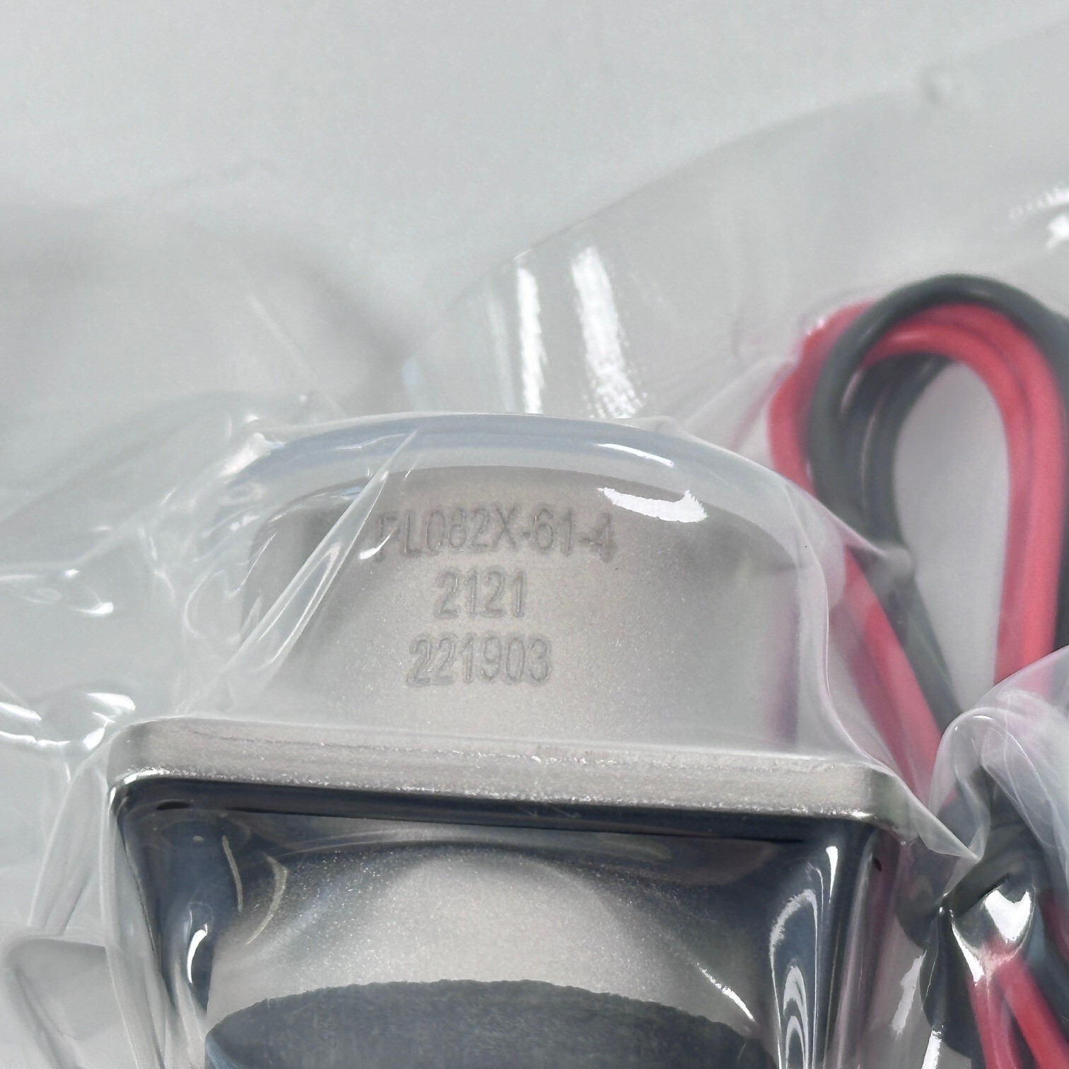 x1 Amphenol NEW PL082X-61-4 Heavy Duty Power Connectors 4.0MM 2 WAY RCPT 4MM2