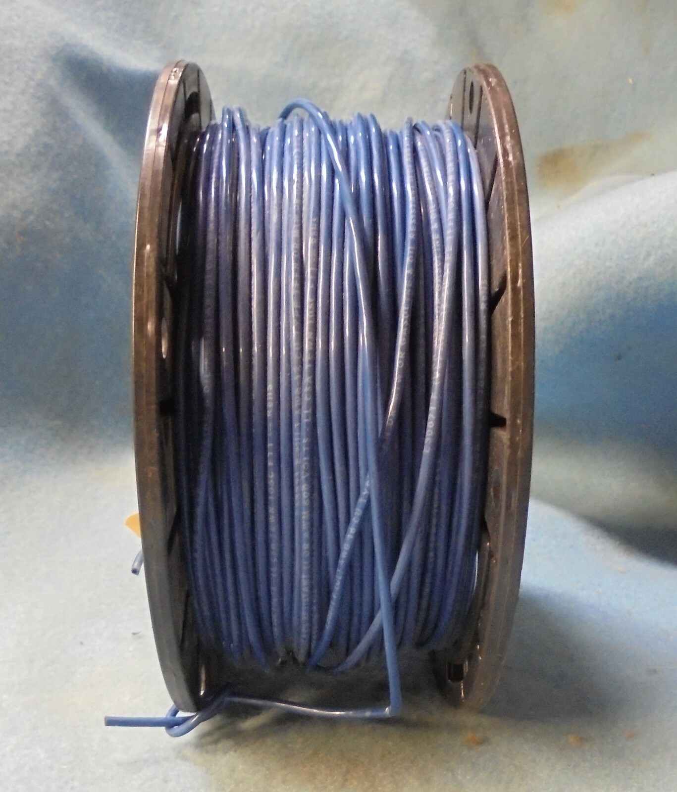 UNBRANDED FIXTURE WIRE TFFN 1316/1452 16 AWG 600V LENGTH: 400 FEET BLUE