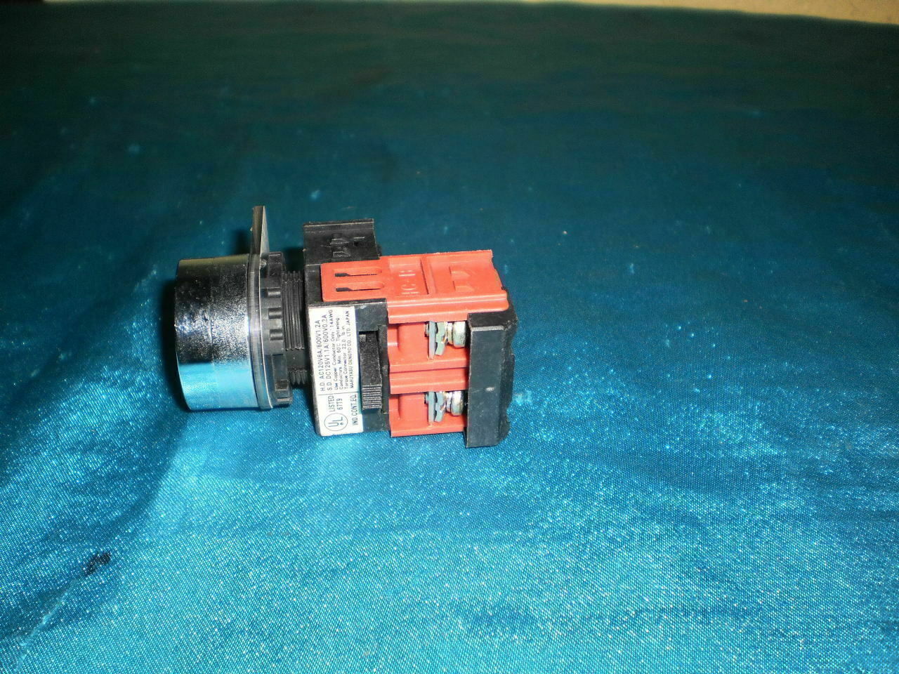 Maruyasu HP22-11Y HP2211Y Push Button