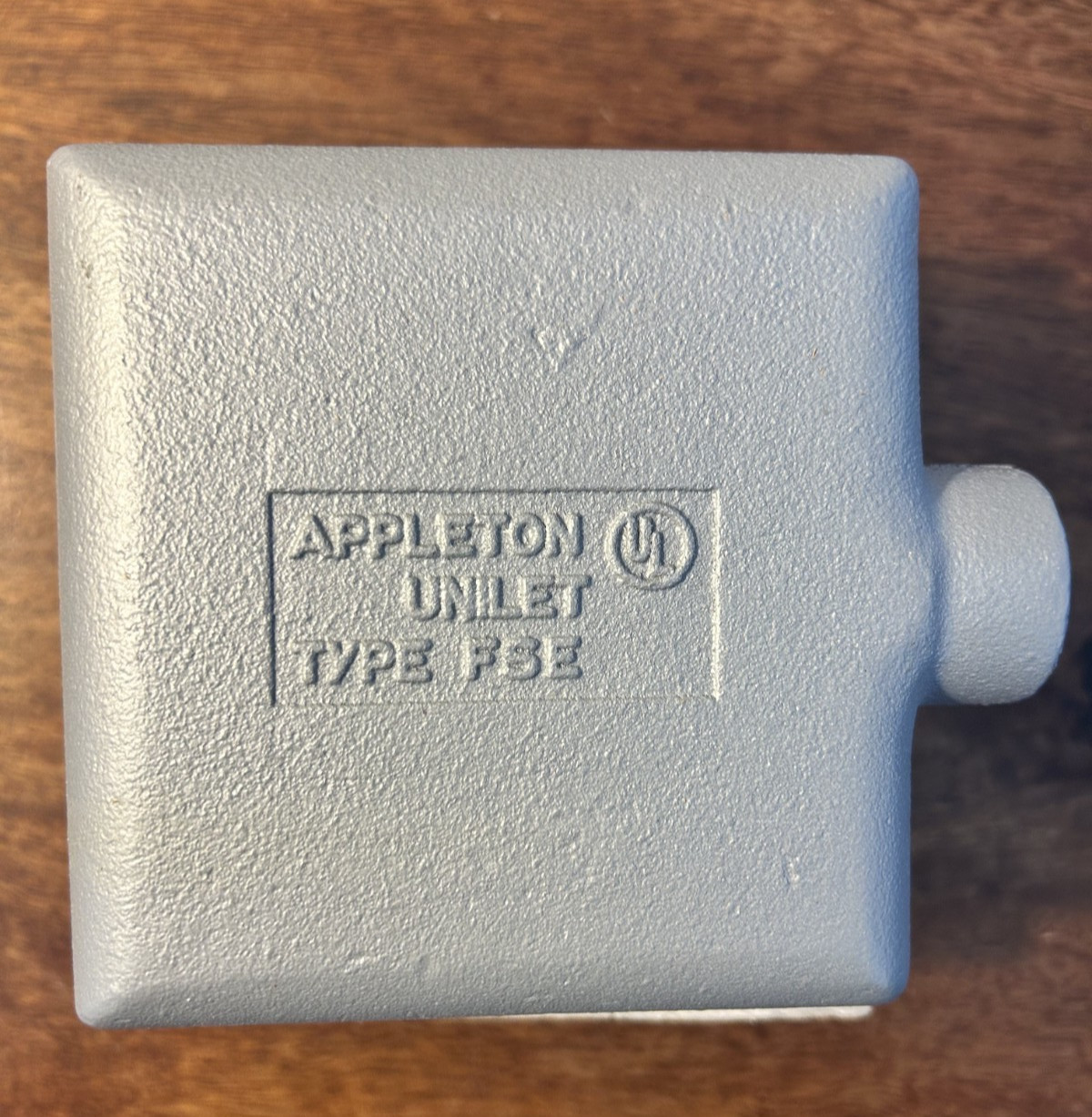 Appleton FS-2-75, 2-Gang, 3/4″ Hub, Malleable Iron, Shallow, Device Box, 1 pc