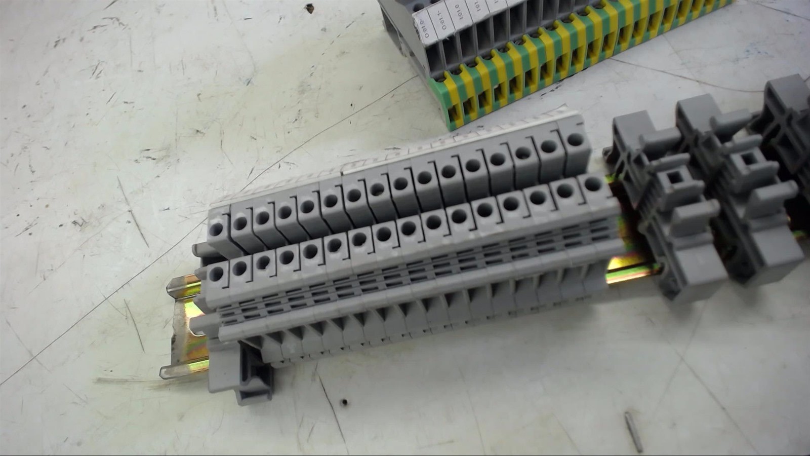 Lot Of 70 Assorted Terminal Blocks Mounted On Din Rail