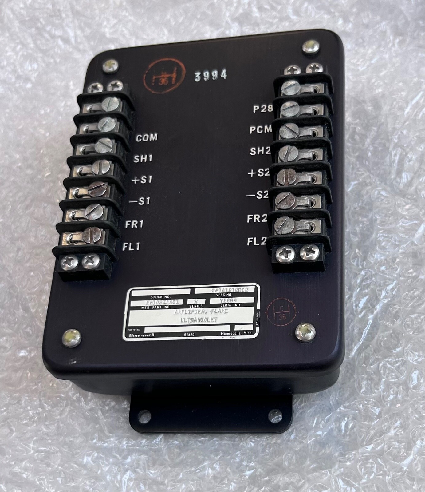 Honeywell EG1033AA01 P/N : GE261A1812P02 UV flame amplifier detector Y8899