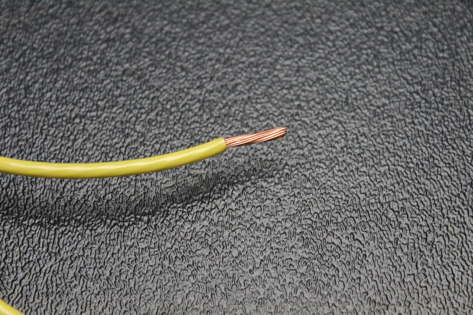 12 GAUGE THHN WIRE STRANDED 8 COLORS 25 FT EACH THWN 600V CABLE AWG BUILDING