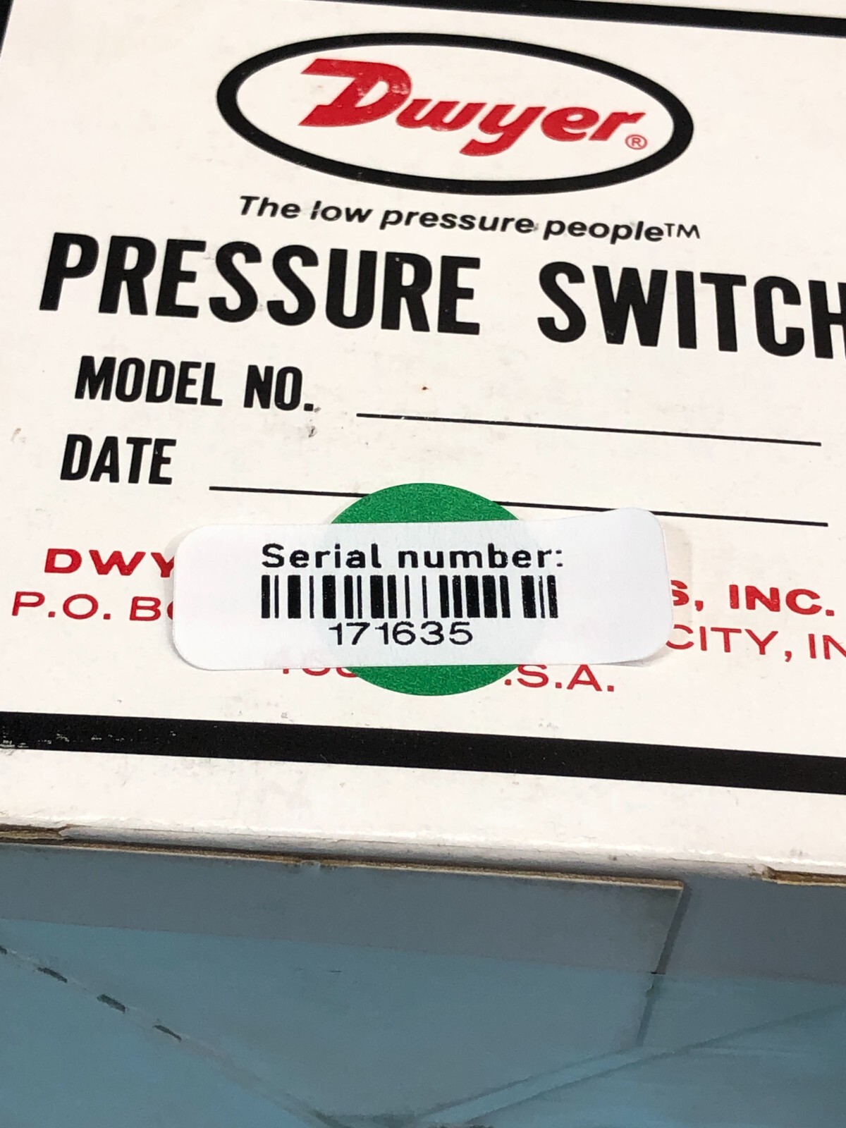 2 Dwyer 1823-2 Low Differential Pressure Switch, 171635