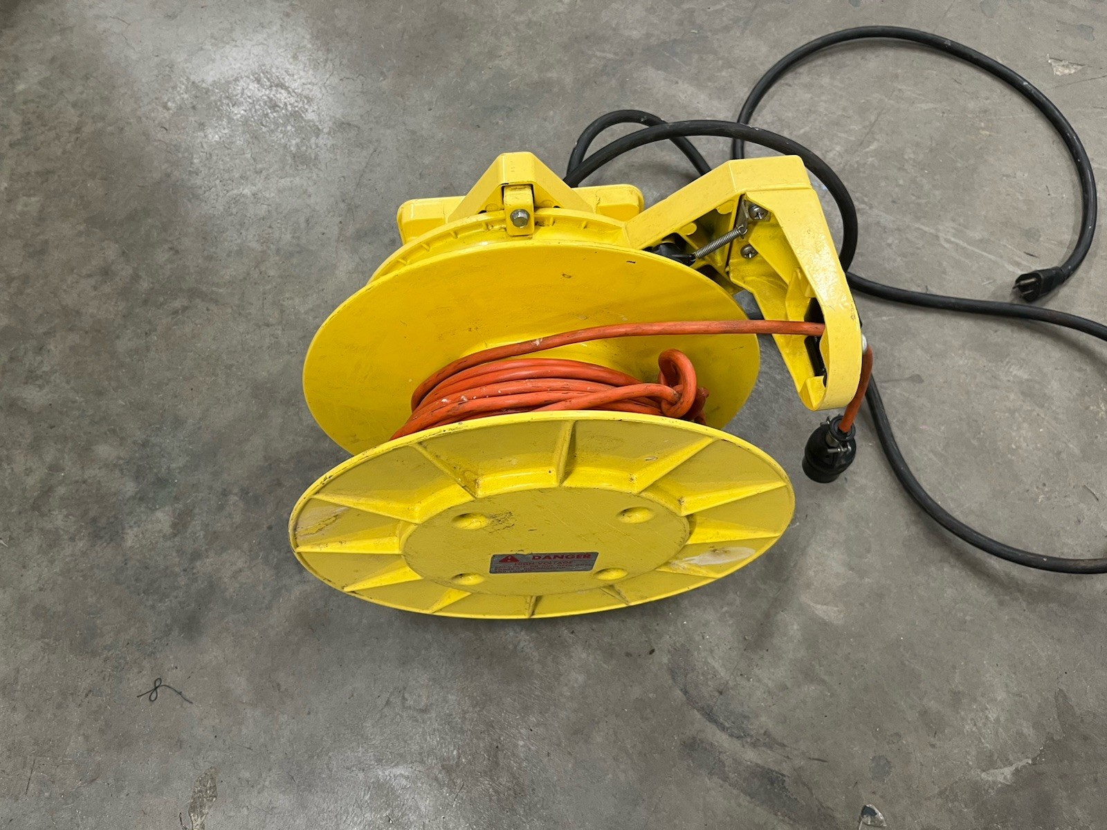 Aero-Motive Woodhead Industrial Cord Reel 600v 30amp