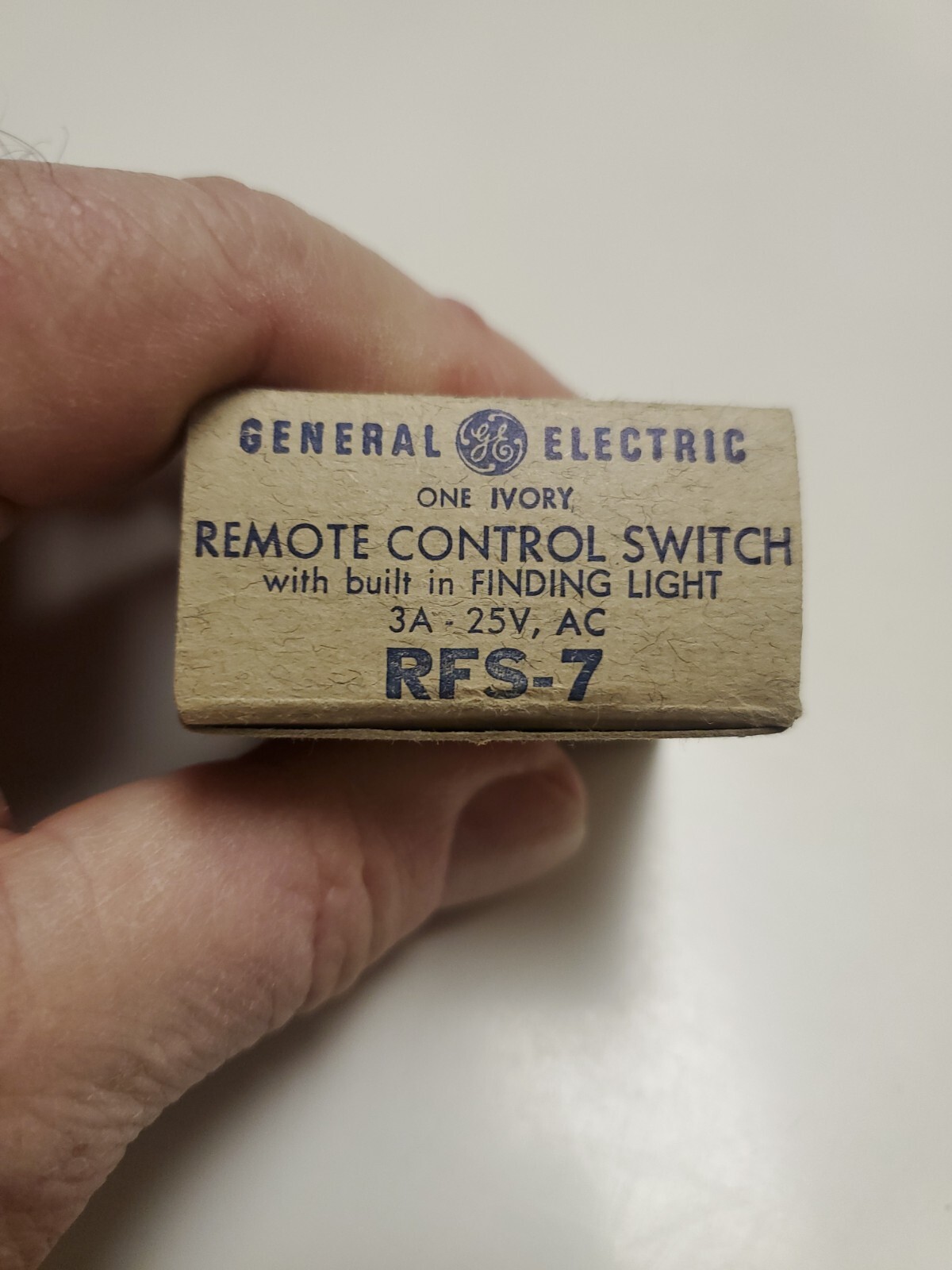 2 NOS Vintage GE General Electric RFS-7 Rem. Control Sw. w/ Loc. Light miss bulb