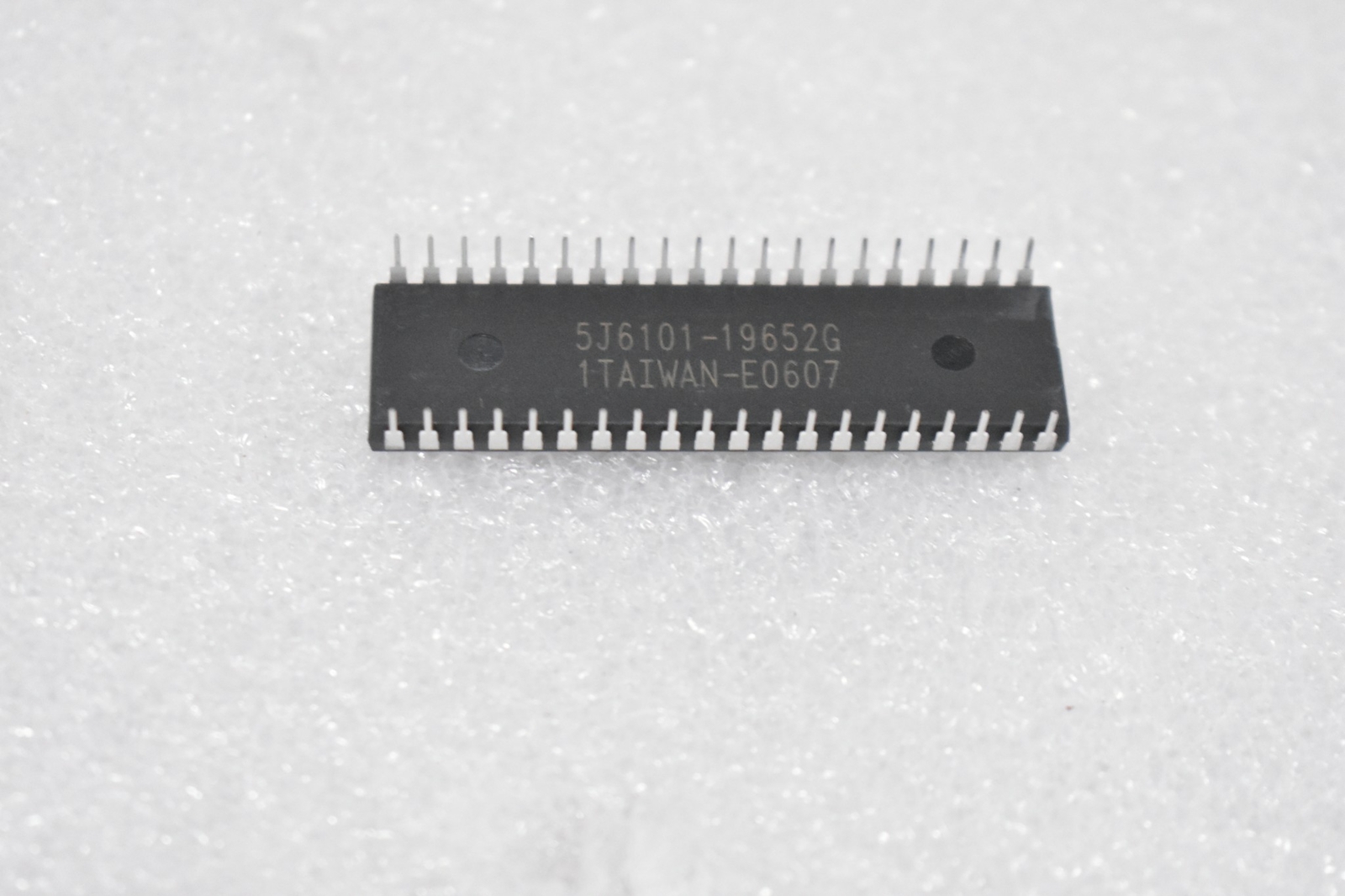 MICROCHIP TECH AT89C52-24PC 8-BIT MICROCONTROLLER MCU 8K FLASH 24M (LOT OF 4)