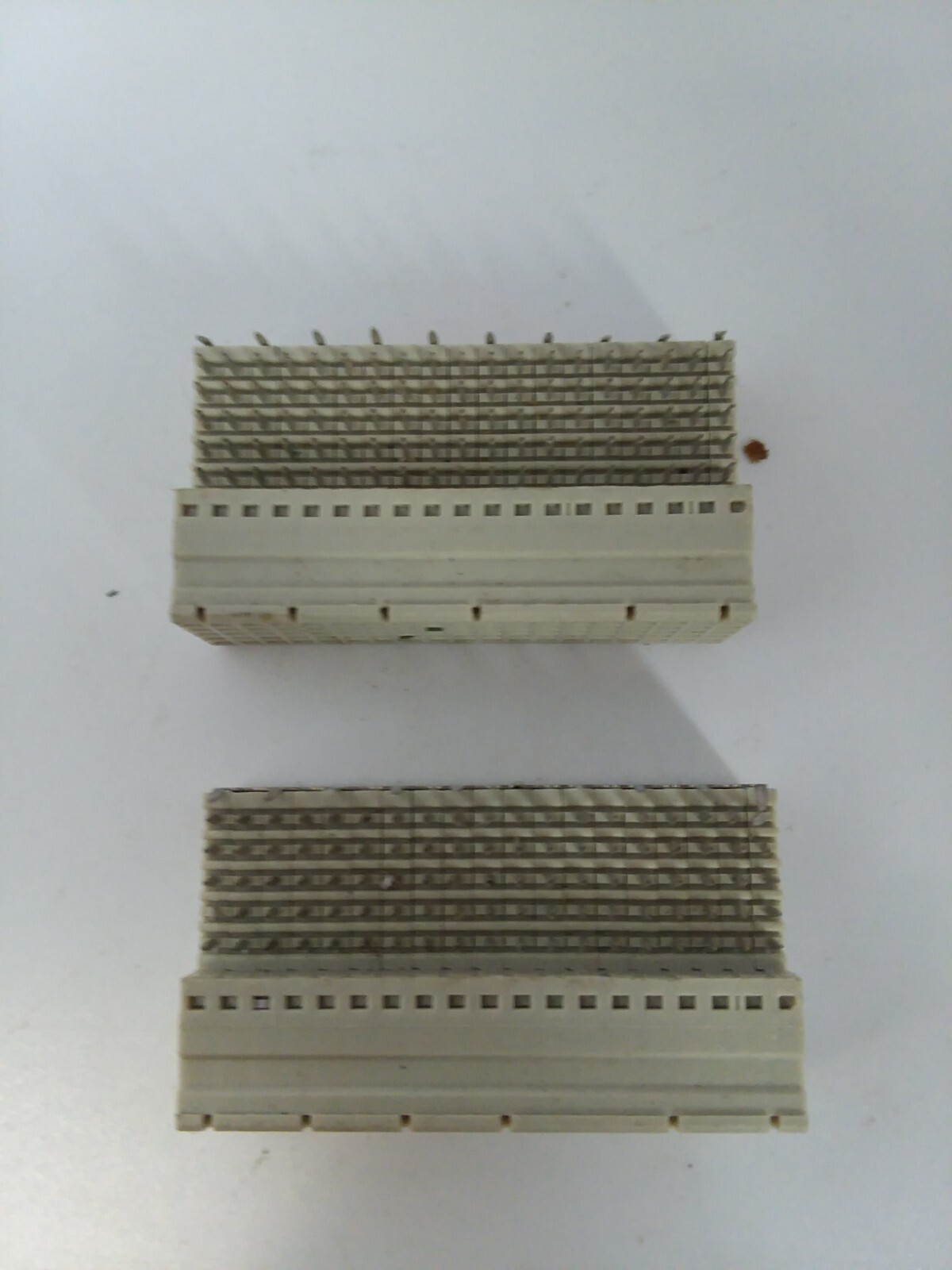 EPT 244-23300-15 CARD EDGE & BACKPLANE CONNECTOR 95 2mm PRESS FIT (LOT OF 2) NNB