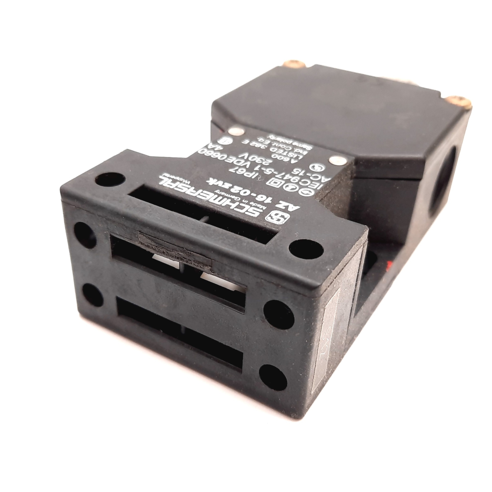 Schmersal AZ16-02zvk Safety Switch, 2x N/C Contacts, Rating: 230VAC 4A, With Key