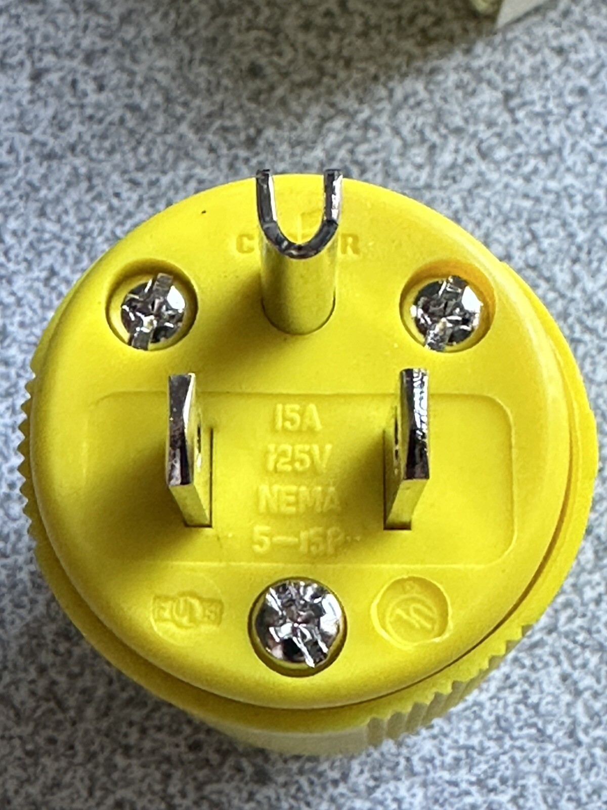 NEW Cooper 5266NCR 15A 125V 2P 3W NEMA 5-15P Yellow Autogrip Plug 3 Prong
