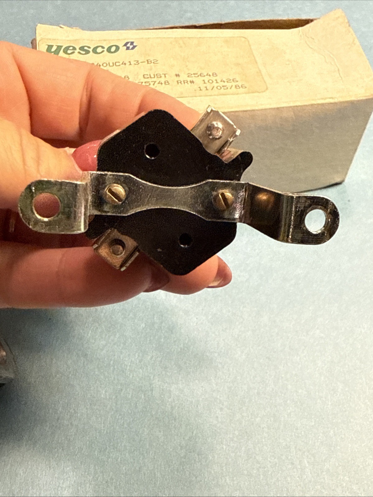 GENERAL ELECTRIC CR2940UC413B2 Heavy Duty Indicating Light Red Cap 125 V