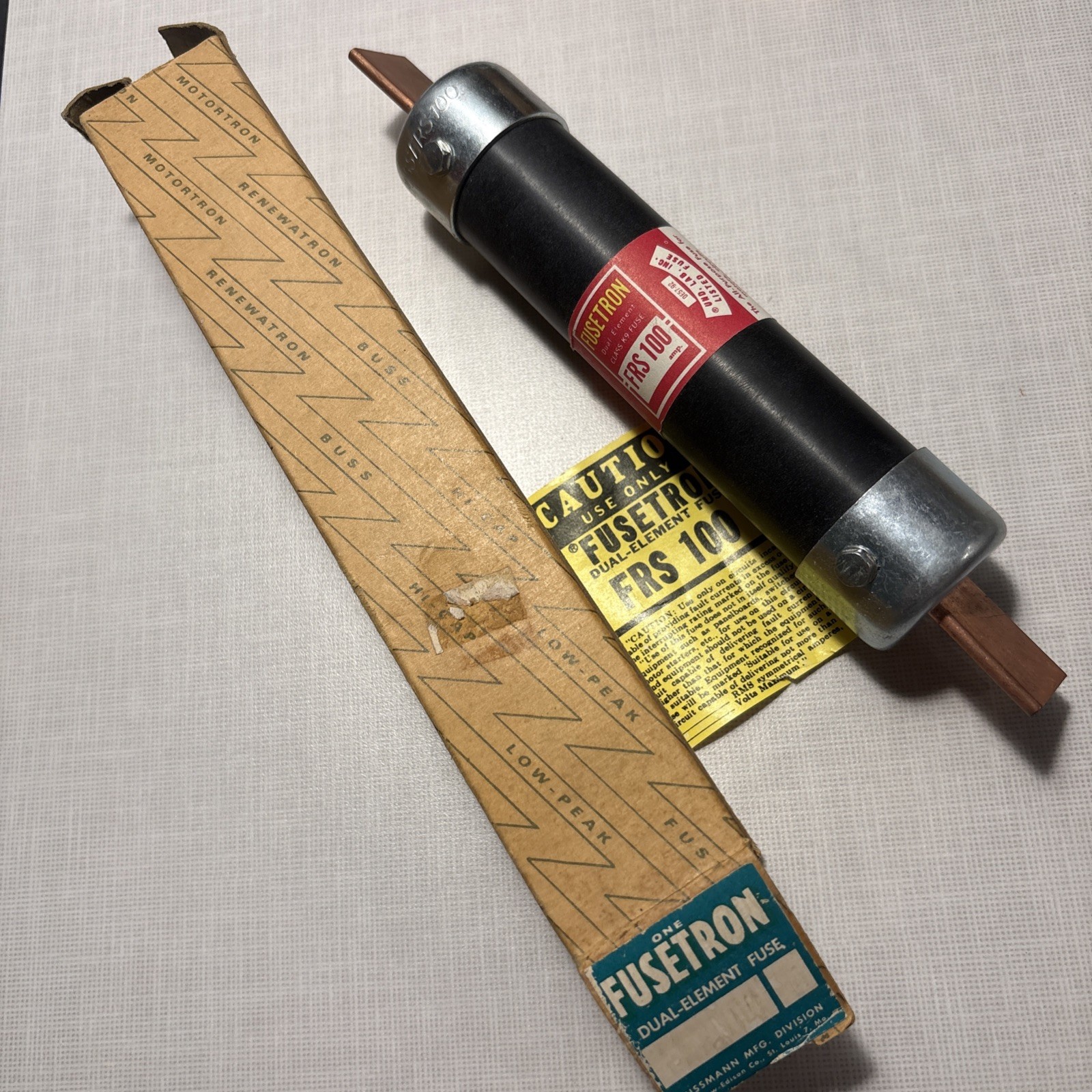 BUSSMANN – FUSETRON DUAL ELEMENT FUSE FRS 100 600v Class K9 New Old Stock W Box