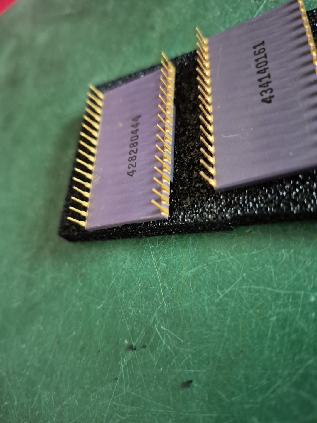 AD572AD ANALOG DEVICES LOT OF 2 AS PICTURED