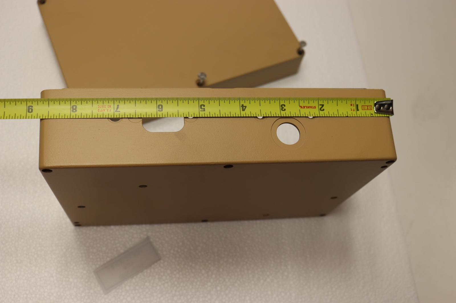 Hammond Aluminum Metal Box Wall Mount 8x5x3″ 9x6x3″ (8.75×5.75×3.25″ Actual)