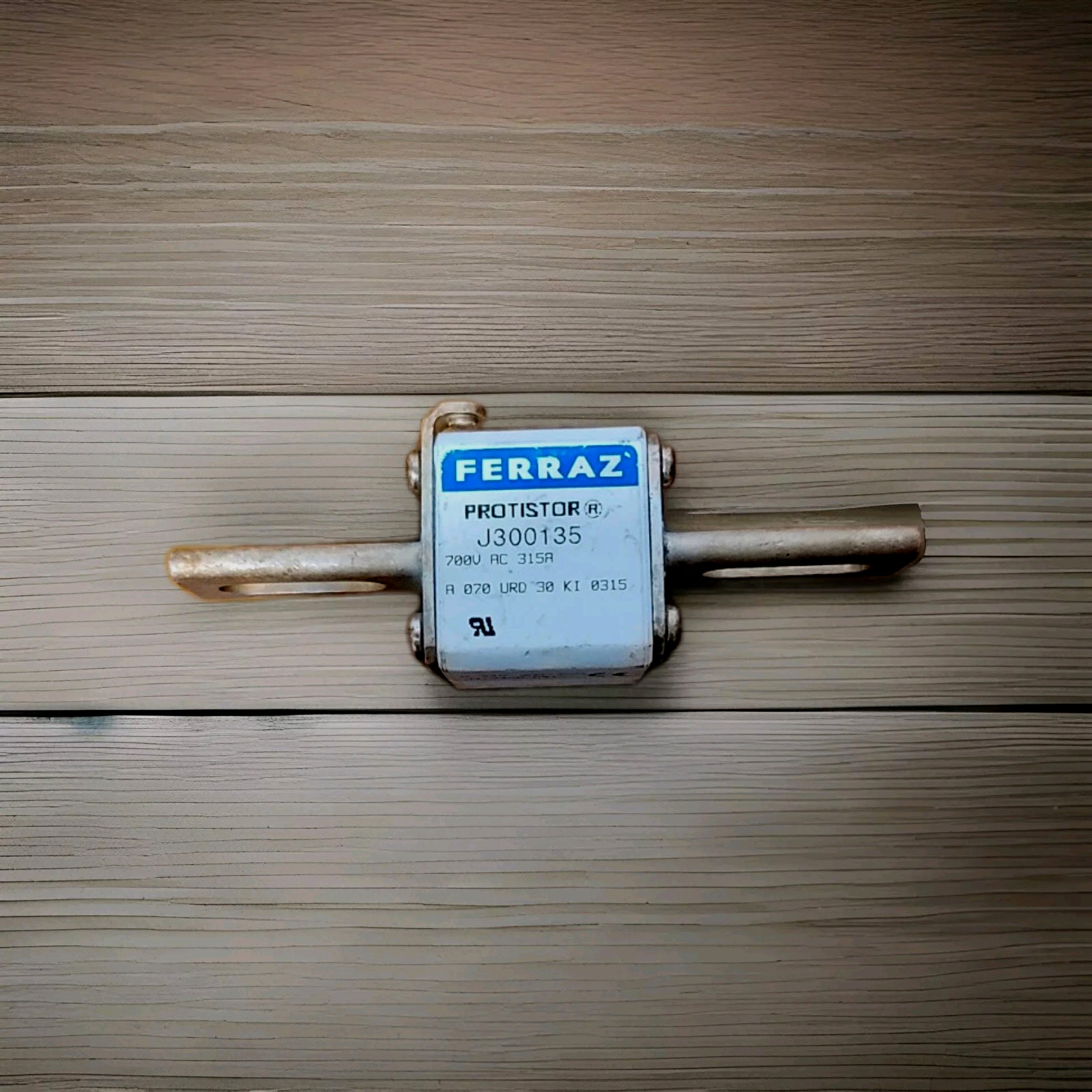 Mersen Ferraz Protistor Semiconductor Fuse J300135 700V AC 315A One Fuse
