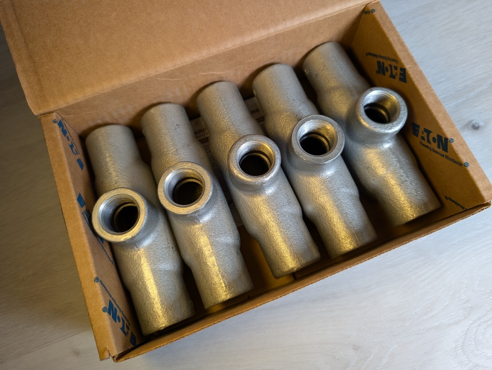 (Box of 5) Crouse-Hinds TB27 3/4″ Iron Form 7 Rigid Conduit Outlet Body NEW