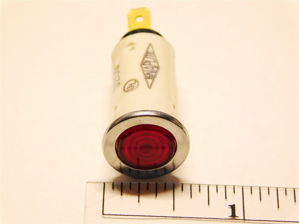 2 Leecraft 3200 Snaplight 14V .08A Red Incandescent Panel Lamp .187 QC Terminals