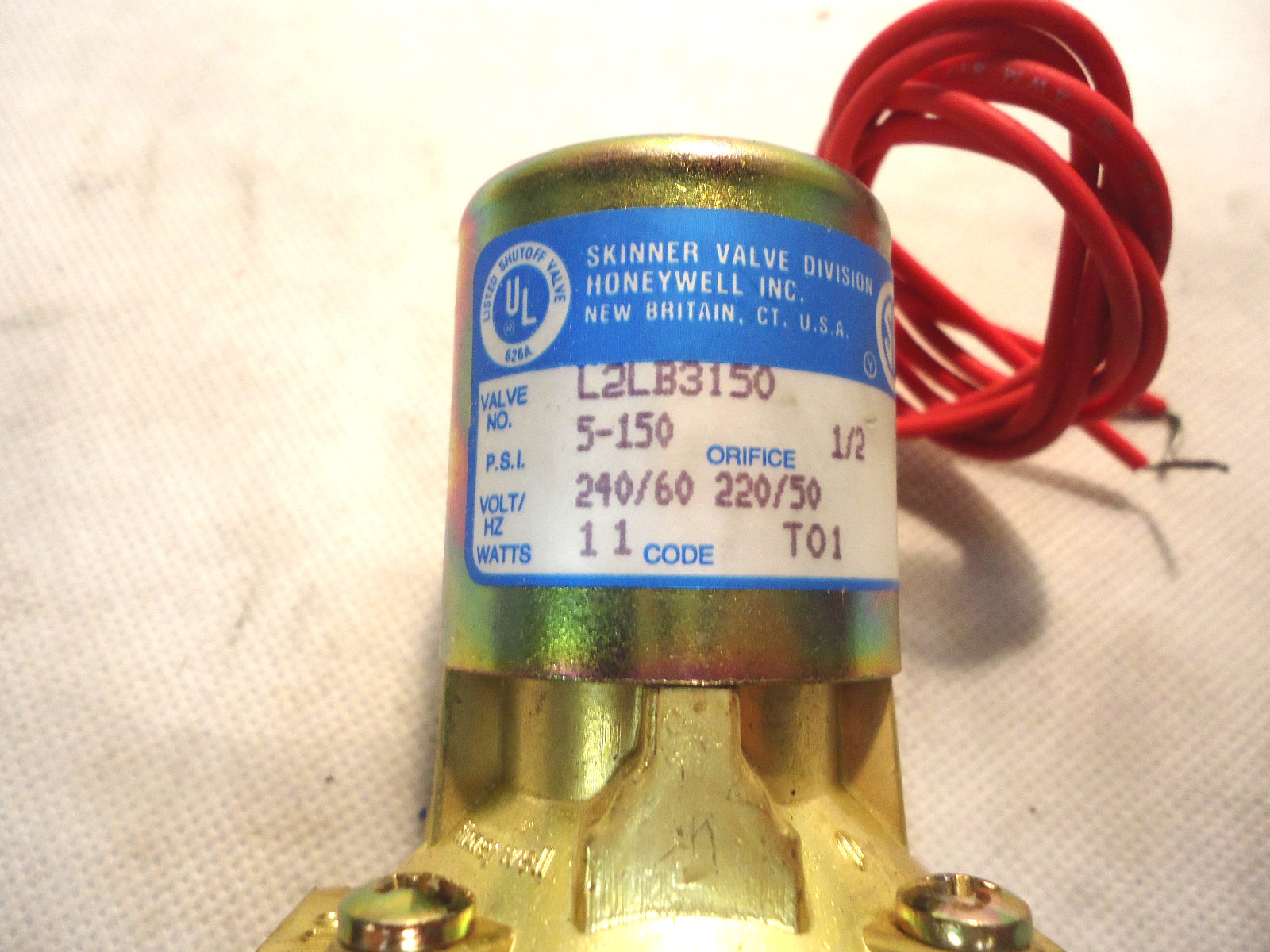 NEW IN BOX HONEYWELL L2LB3150 240V COIL 1/2″ SOLENOID VALVE