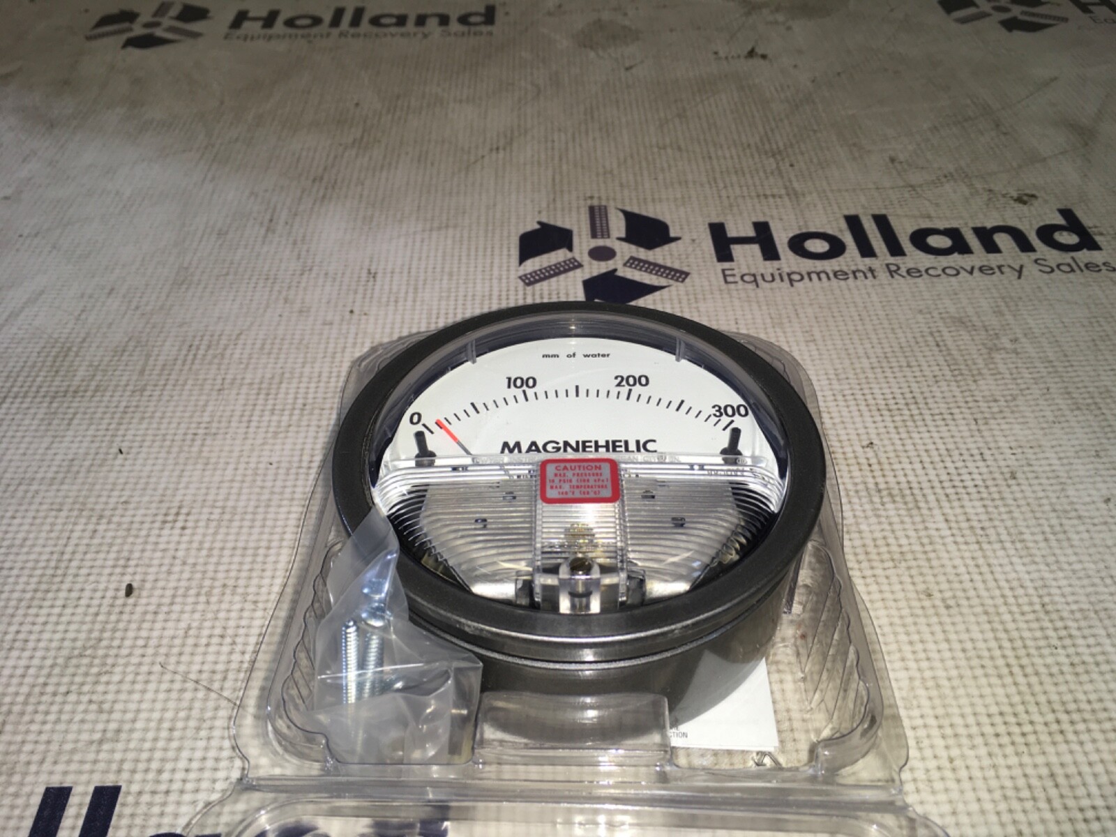 Dwyer pressure gauge, 2000-300MM, NOS, LG-2175