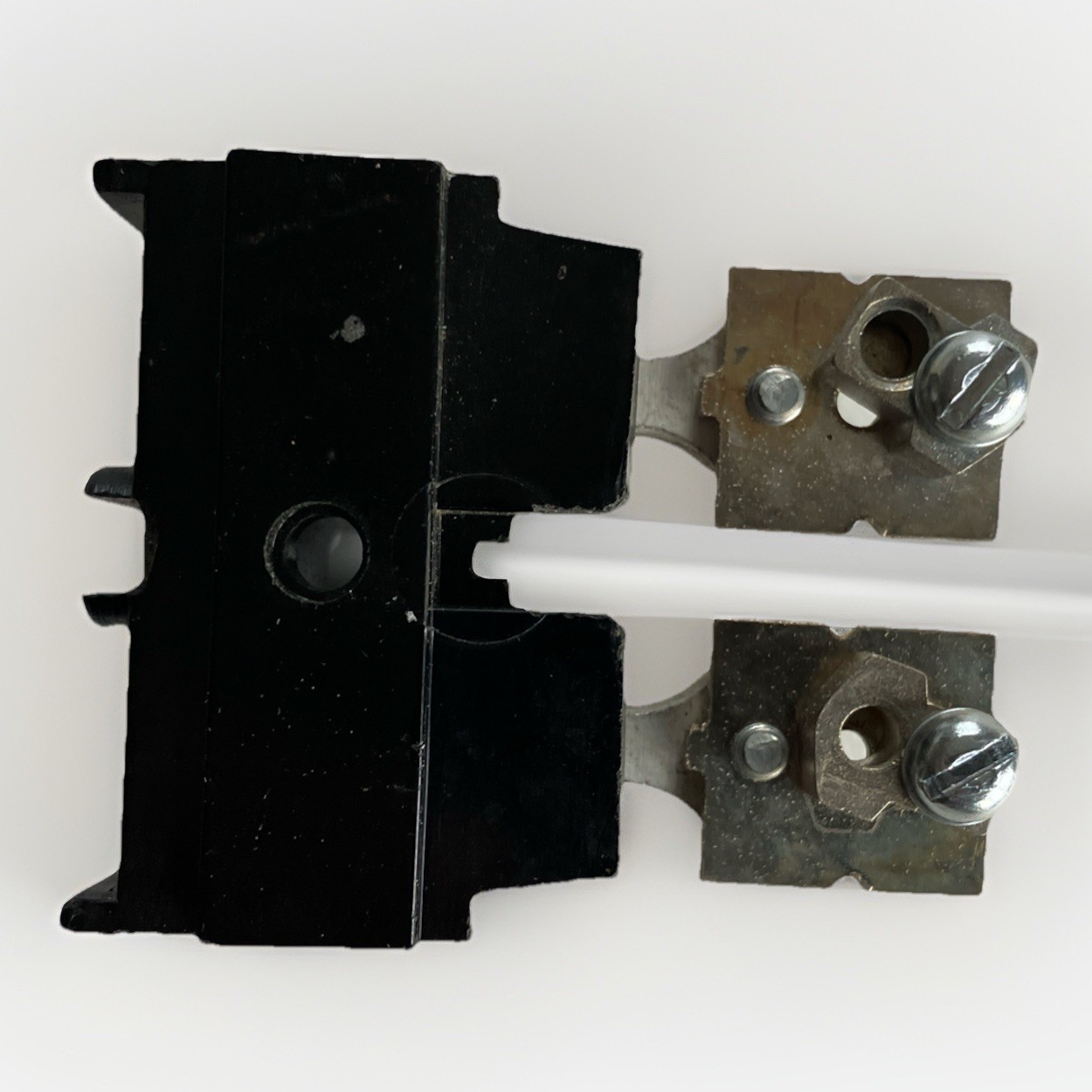 FPE Federal Pacific L-125 Main Lug Block Kit w D2425 Lug + mounting plate