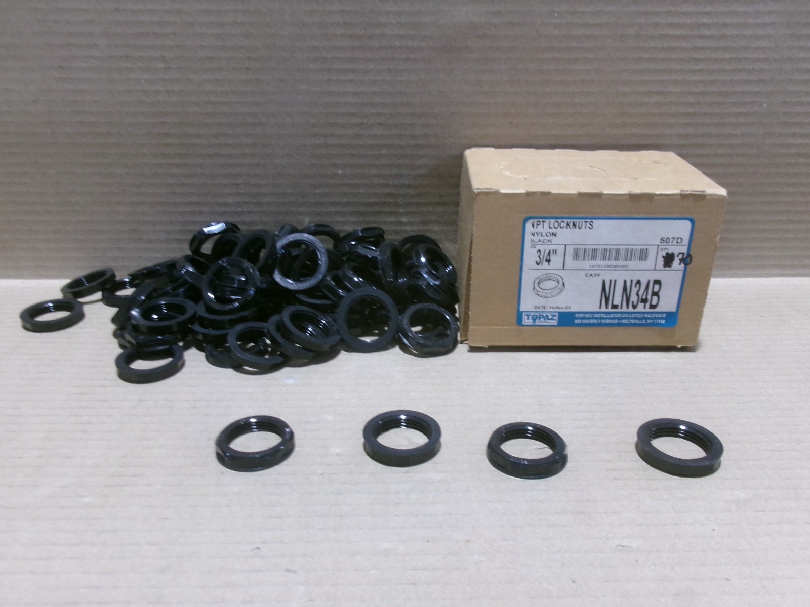 Topaz NLN34B Box of 70 3/4″ Plastic NPT Locknut Nylon Black AK