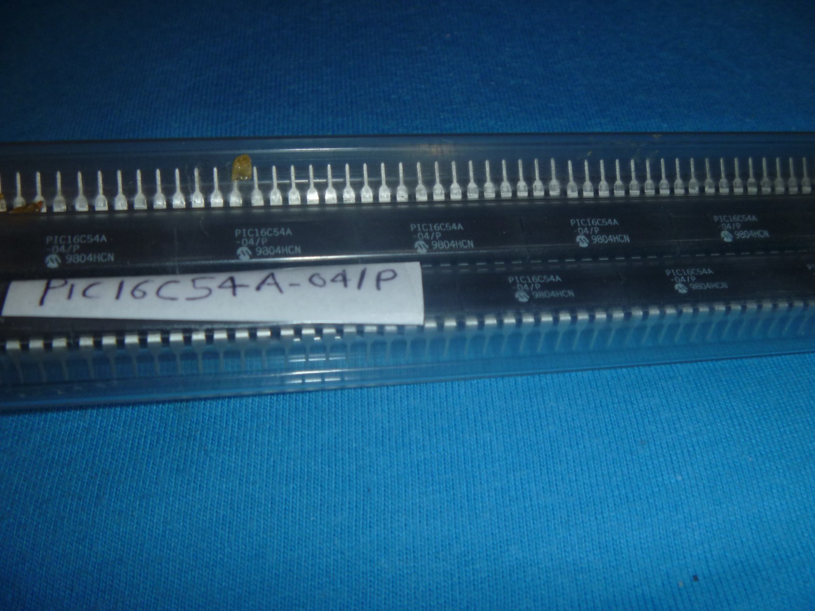 NEW ORIGINAL PIC16C54A-04/P MICROCHIP DIP-18 BOX#7-B