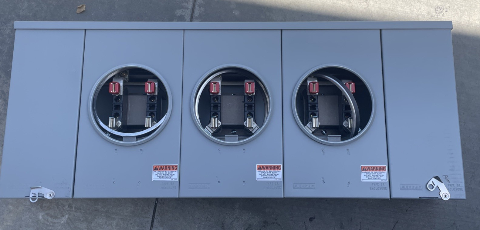 MURRAY 3 Gang 125 Amp Meter Sockets – Model SM311AR