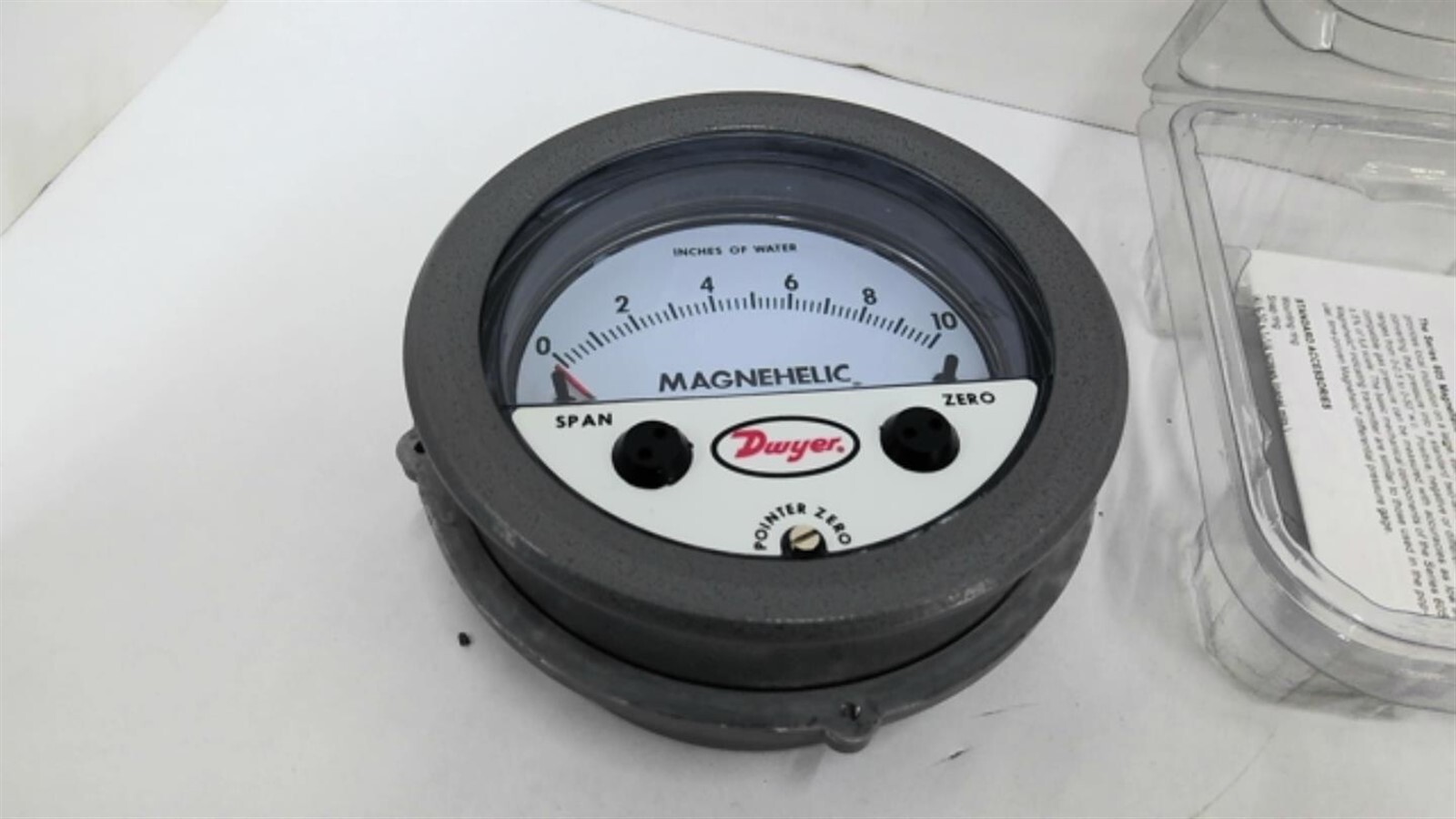 Dwyer MAGNEHELIC Indicating Transmitter