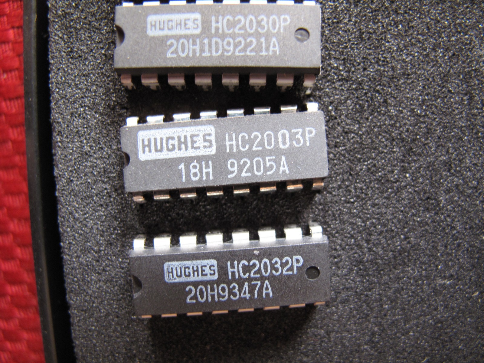 vintage HUGHES Samples Microprocessor Chip Lot of 4 – Unused