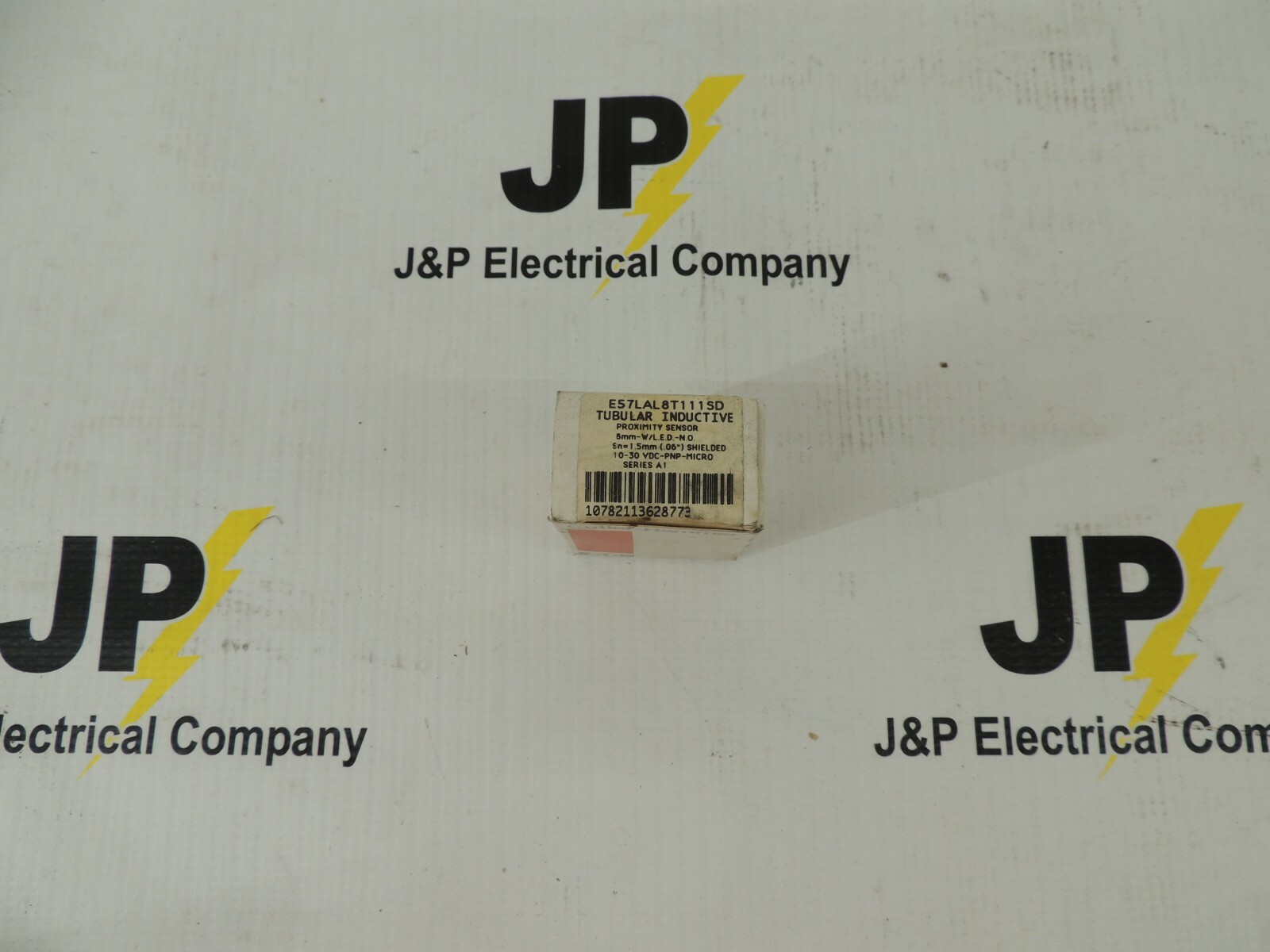 E57LAL8T111SD CUTLER HAMMER TUBULAR INDUCTIVE PROXIMITY SENSOR , NEW