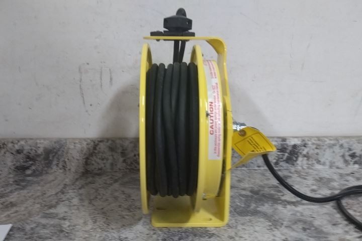 KH Industries RTBB3L-WDD520-J12K 50 Ft L 120VAC 12 AWG Extension Cord Reel