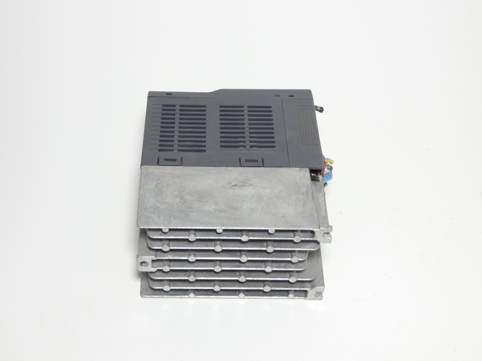 Mitsubishi FR-D720S-042-NA Drive Inverter 4.2A 200-240V 3PH D700