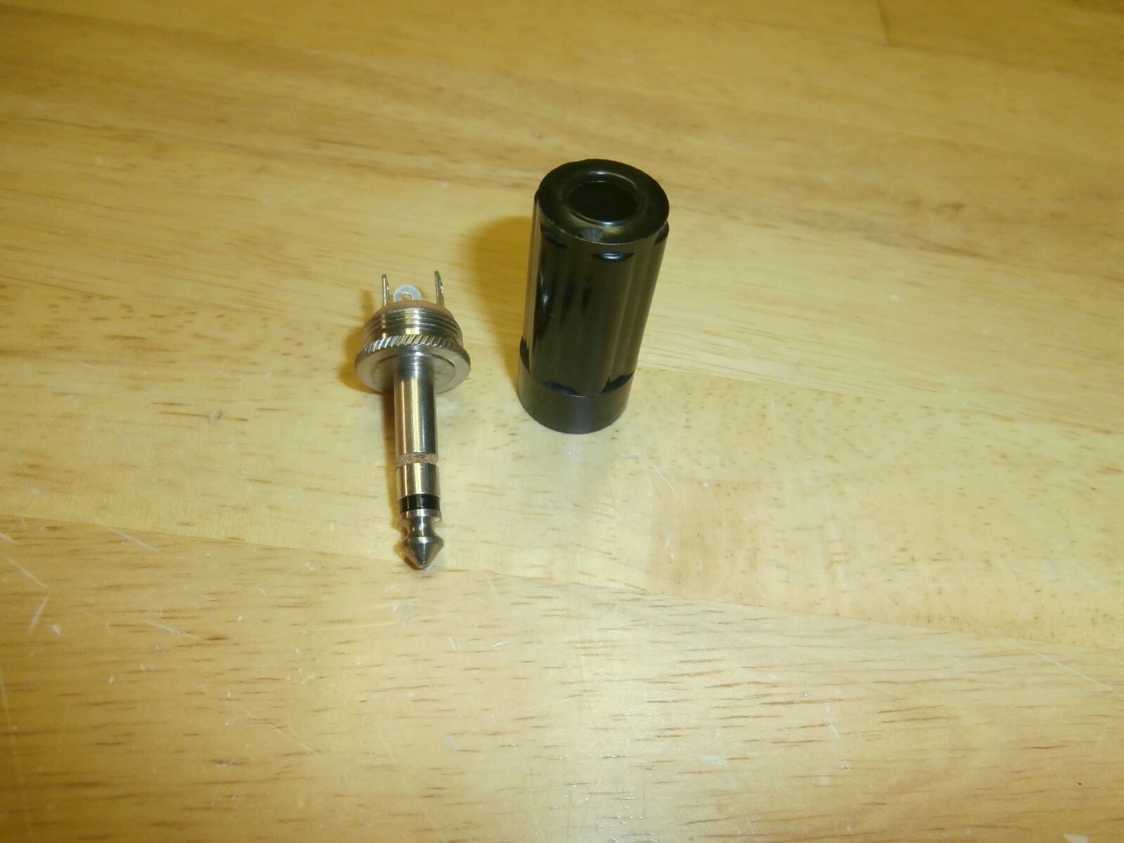 Vintage HH Smith 227 Black 1/4″ Male Stereo Plug,NOS