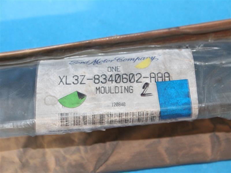 Ford XL3Z-8340602-AAA XL3Z8340602AAA Molding NEW NNB