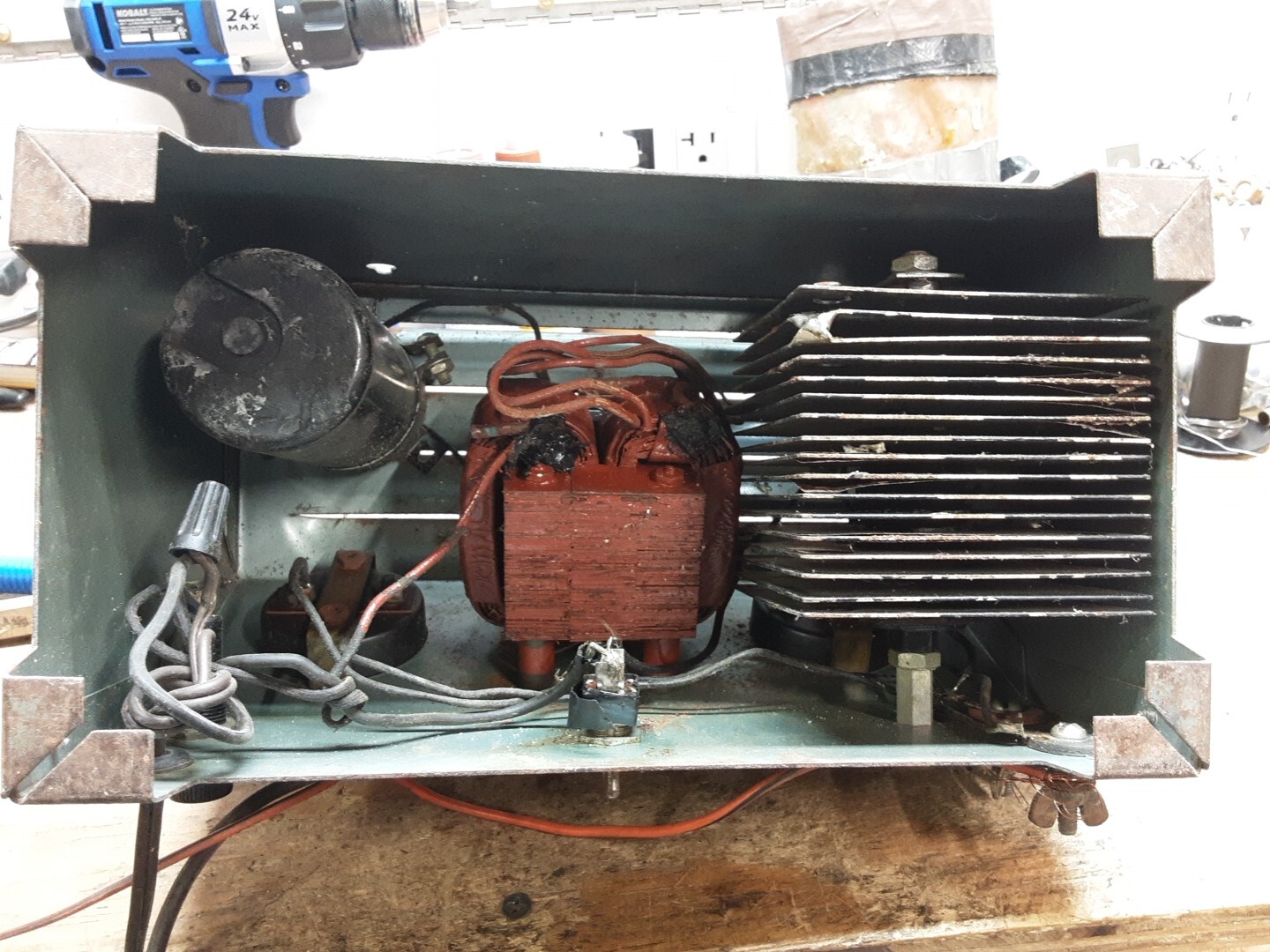 Mallory Battedy Charger Rectifier power supply working condition 6 VOLT 10A