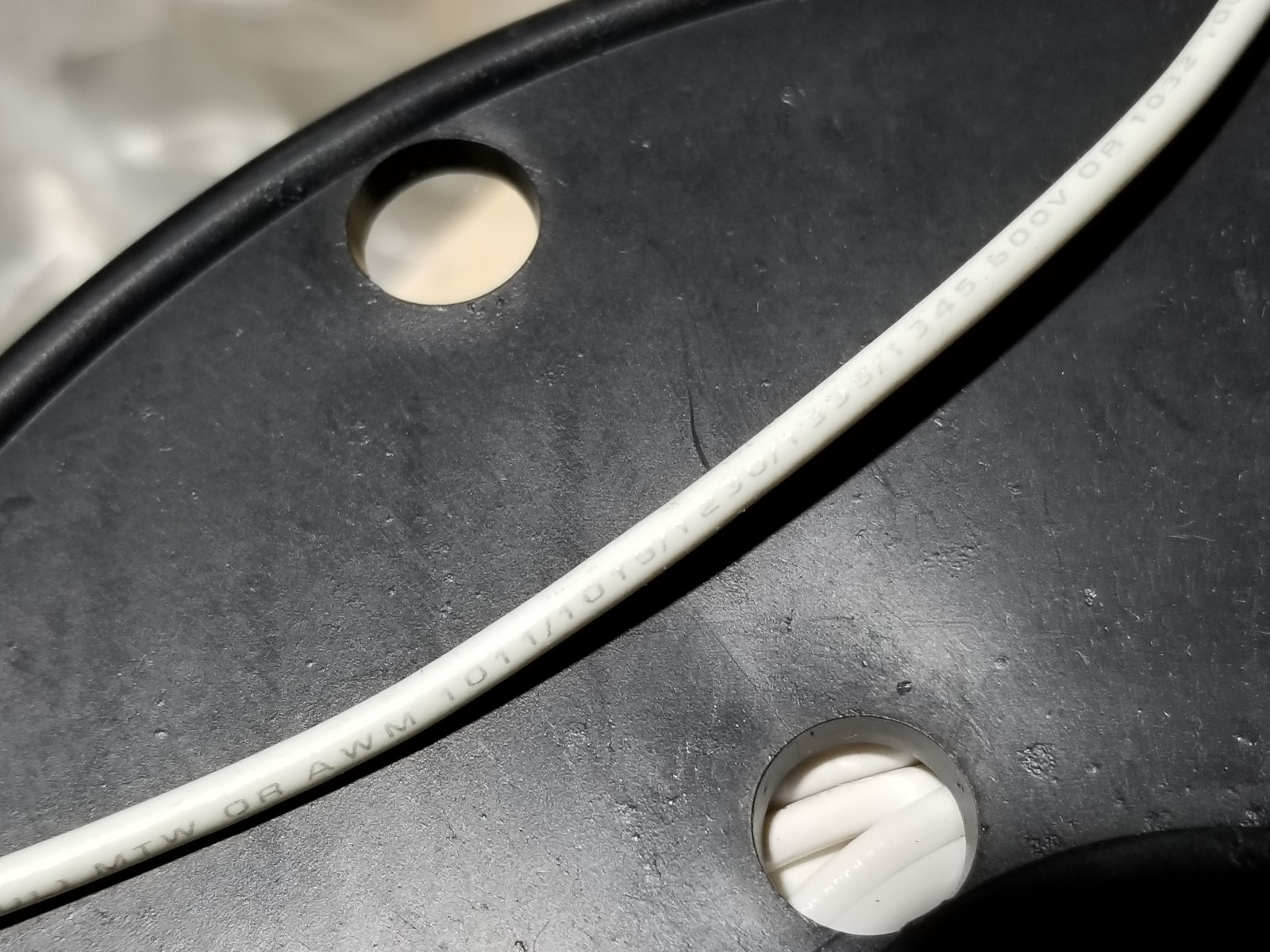 Southwire #18awg Stranded Bare Copper UL-1015/1230/1032 Hook-Up Wire White/100ft