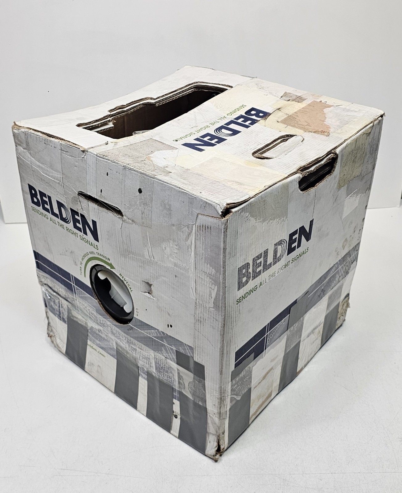 BELDEN 10GXS13008A1000, 1000ft, CAT. 6A, CMP-LP(0.7A). Damaged Box!
